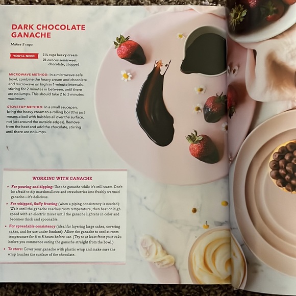 Sweet! Celebrations by Elise Strachan - 2016 - Picture 3 of 9